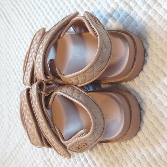 Aldo Eowilwia Pink Quilted Sandals Size 8.5 - Picture 4 of 7